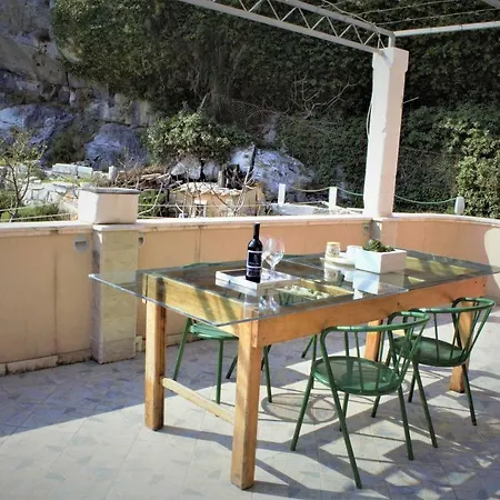 Rock & Sun Apartment *